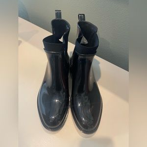 Rain boots size 9